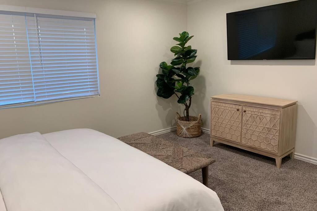 City Center Villa - Pool, Patio & Close To Beach! Huntington Beach Exteriér fotografie